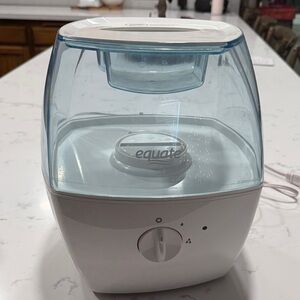 Equate cool mist humidifier.

Condition: Pre-owned, good working order.